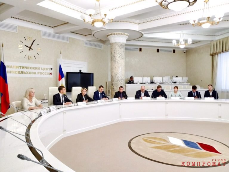 Сын вице-губернатора Ирины Гехт купил машину за 4 млн и собирает многотысячные штрафы