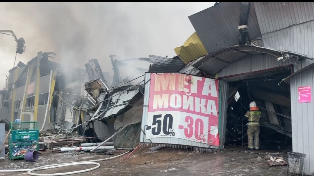 Последствия пожара в ТЦ Гвоздь